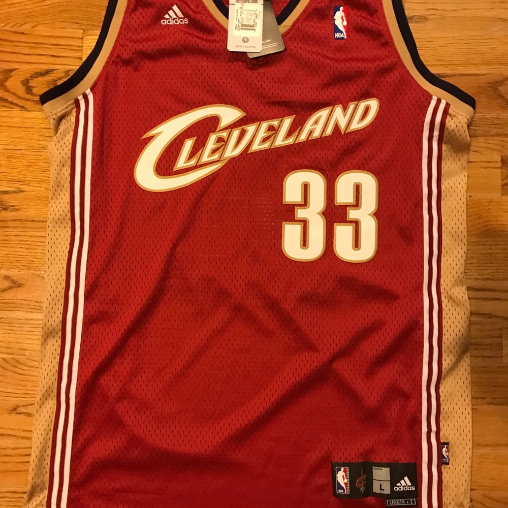 Shaq Adidas Cavs swingman sz. large throwback BNWT